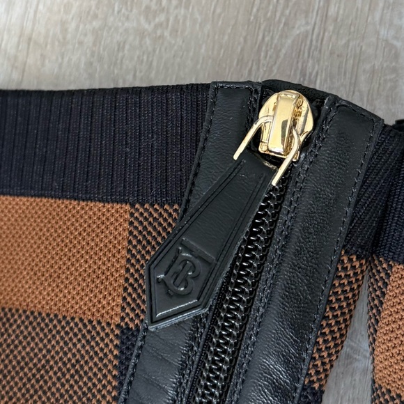 New Burberry - Checked over-the-knee boots $2,690 37 - Picture 10 of 12